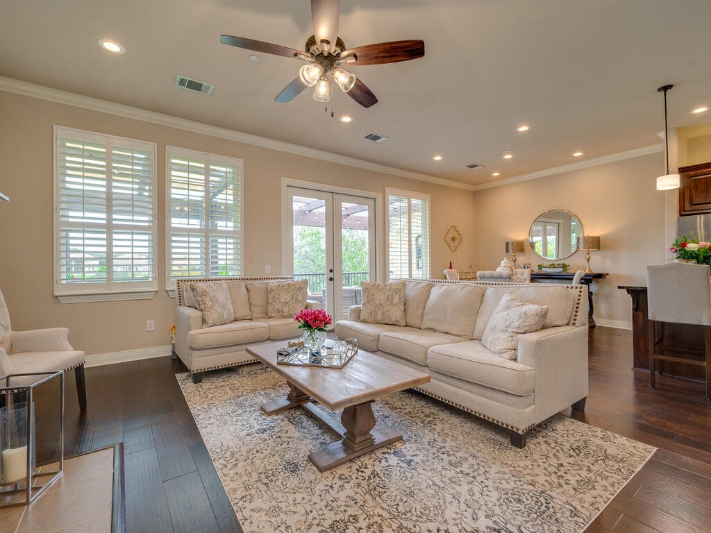 Austin, Texas, 78732, United States, 2 Bedrooms Bedrooms, ,2 BathroomsBathrooms,Residential,For Sale,1849026