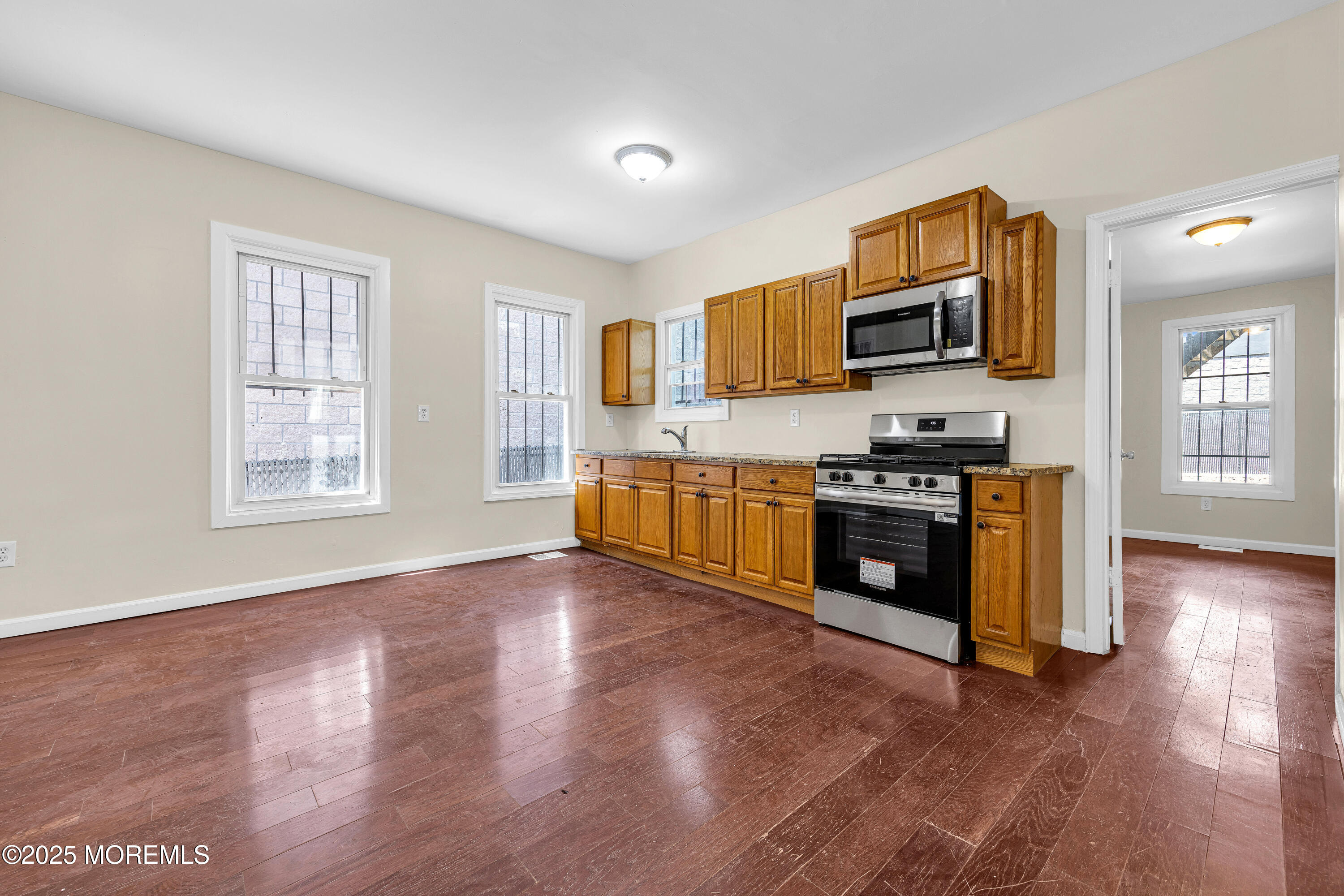 Newark, New Jersey, 07107, United States, 6 Bedrooms Bedrooms, ,3 BathroomsBathrooms,Residential,For Sale,1937916