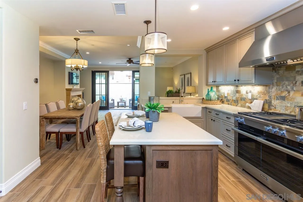 La Jolla, California, 92037, United States, 3 Bedrooms Bedrooms, ,3 BathroomsBathrooms,Residential,For Sale,1856233