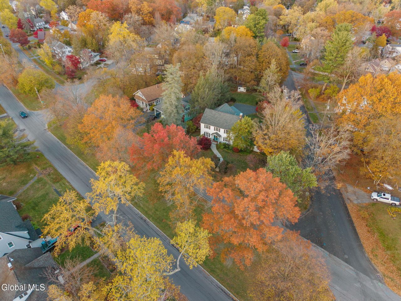 Niskayuna, New York, 12309, United States, 5 Bedrooms Bedrooms, ,3 BathroomsBathrooms,Residential,For Sale,1988361