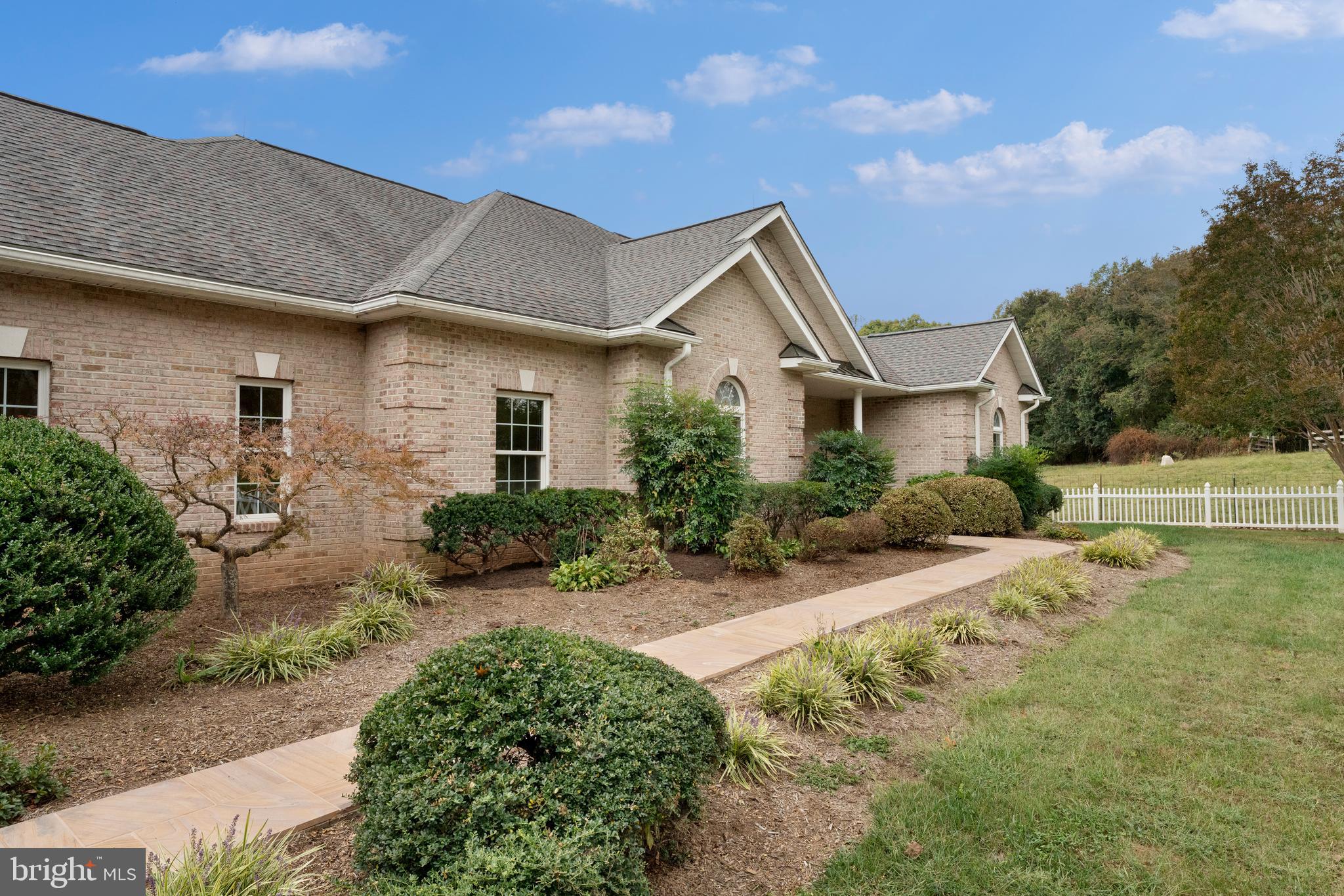 Reva, Virginia, 22735, United States, 4 Bedrooms Bedrooms, ,4 BathroomsBathrooms,Residential,For Sale,1983149