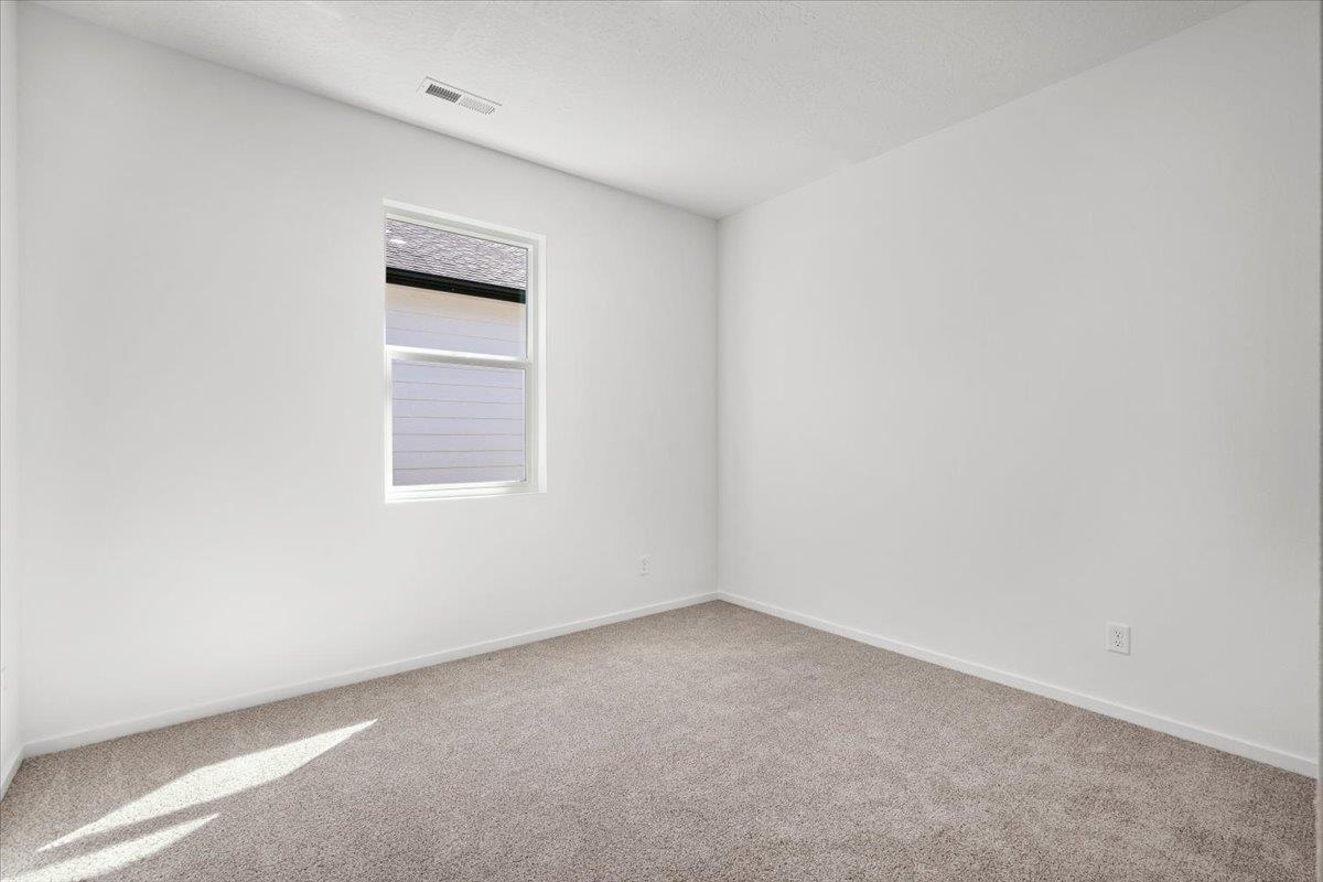 Deer Park, Washington, 99006, United States, 3 Bedrooms Bedrooms, ,2 BathroomsBathrooms,Residential,For Sale,1877408