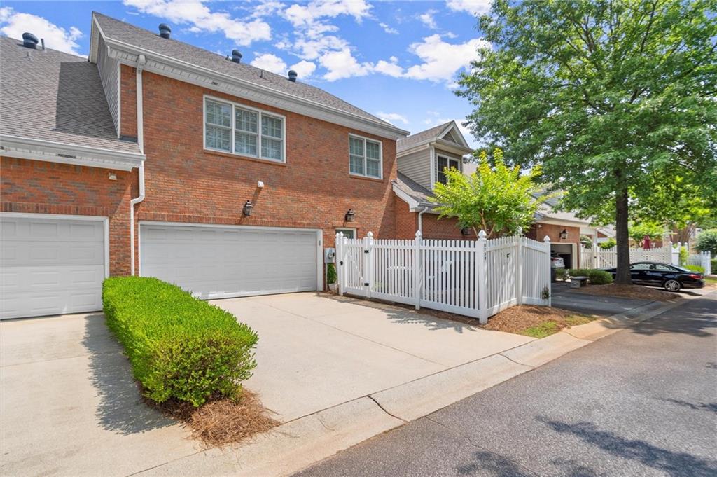 Roswell, Georgia, 30076, United States, 3 Bedrooms Bedrooms, ,3 BathroomsBathrooms,Residential,For Sale,2010332