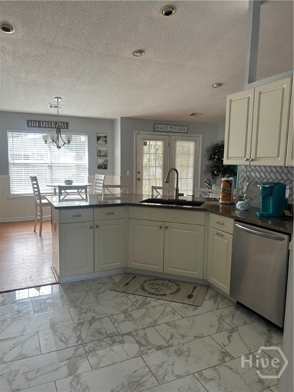 Savannah, Georgia, 31410, United States, 6 Bedrooms Bedrooms, ,3 BathroomsBathrooms,Residential,For Sale,1987064