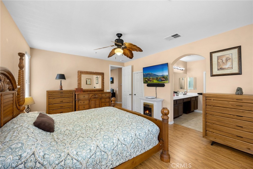 Highland, California, 92346, United States, 5 Bedrooms Bedrooms, ,4 BathroomsBathrooms,Residential,For Sale,1975200