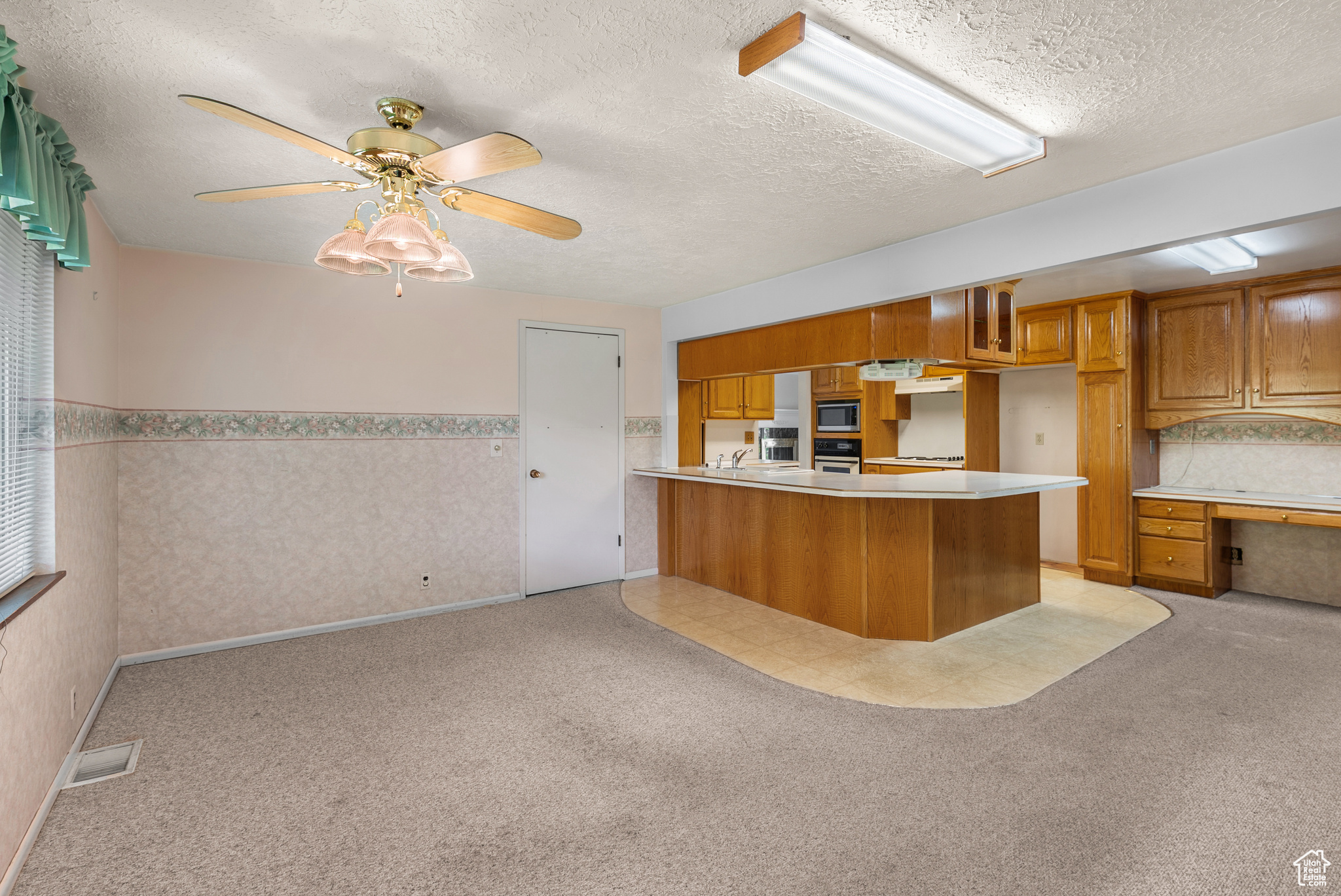 Farmington, Utah, 84025, United States, 5 Bedrooms Bedrooms, ,1 BathroomBathrooms,Residential,For Sale,1927310