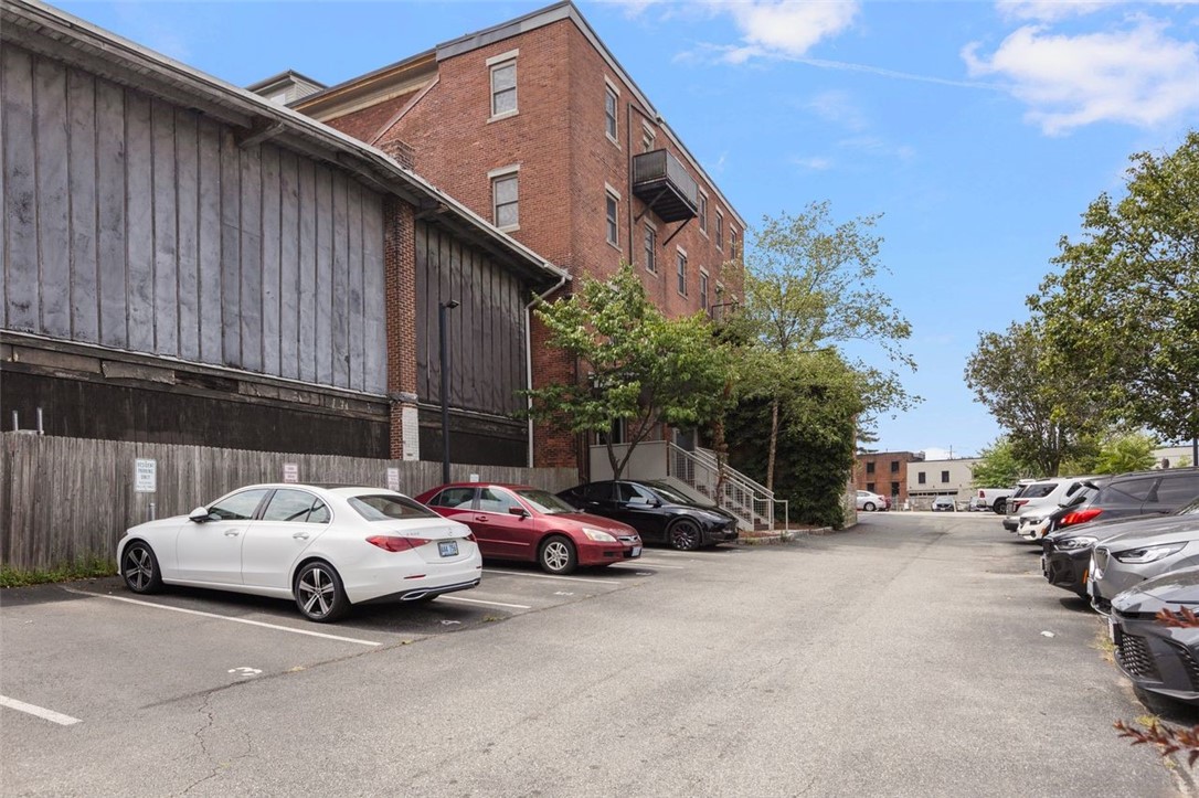 Providence, Rhode Island, 02903, United States, 1 Bedroom Bedrooms, ,2 BathroomsBathrooms,Residential,For Sale,1917986