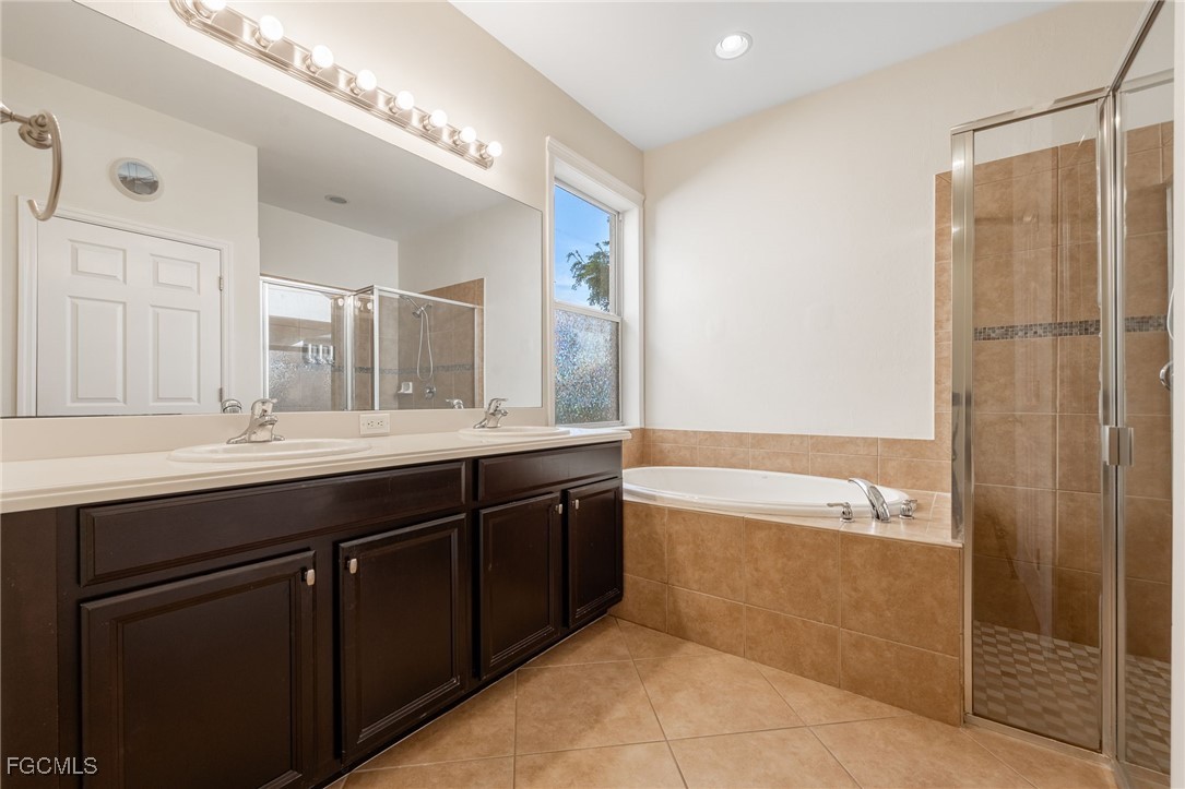 Cape Coral, Florida, 33991, United States, 4 Bedrooms Bedrooms, ,4 BathroomsBathrooms,Residential,For Sale,1893549