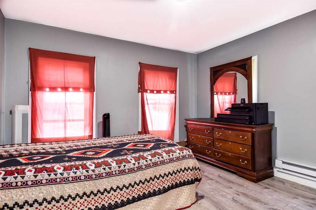 Wayland, Massachusetts, 01778, United States, 5 Bedrooms Bedrooms, ,2 BathroomsBathrooms,Residential,For Sale,1996074