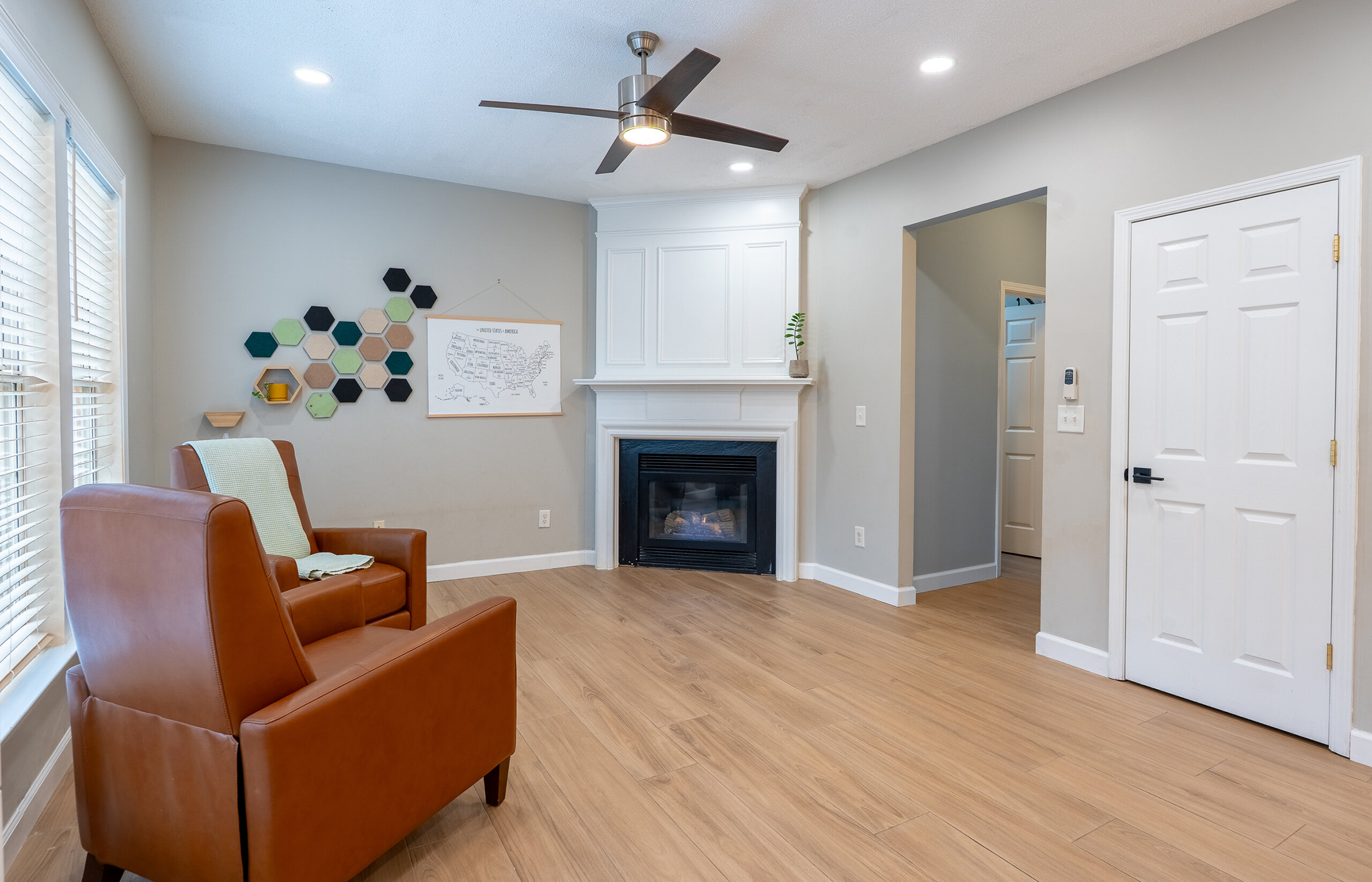  Beautifully Updated Townhome in Desirable Windward/Deerfield Area of Alpharetta - 物件實景