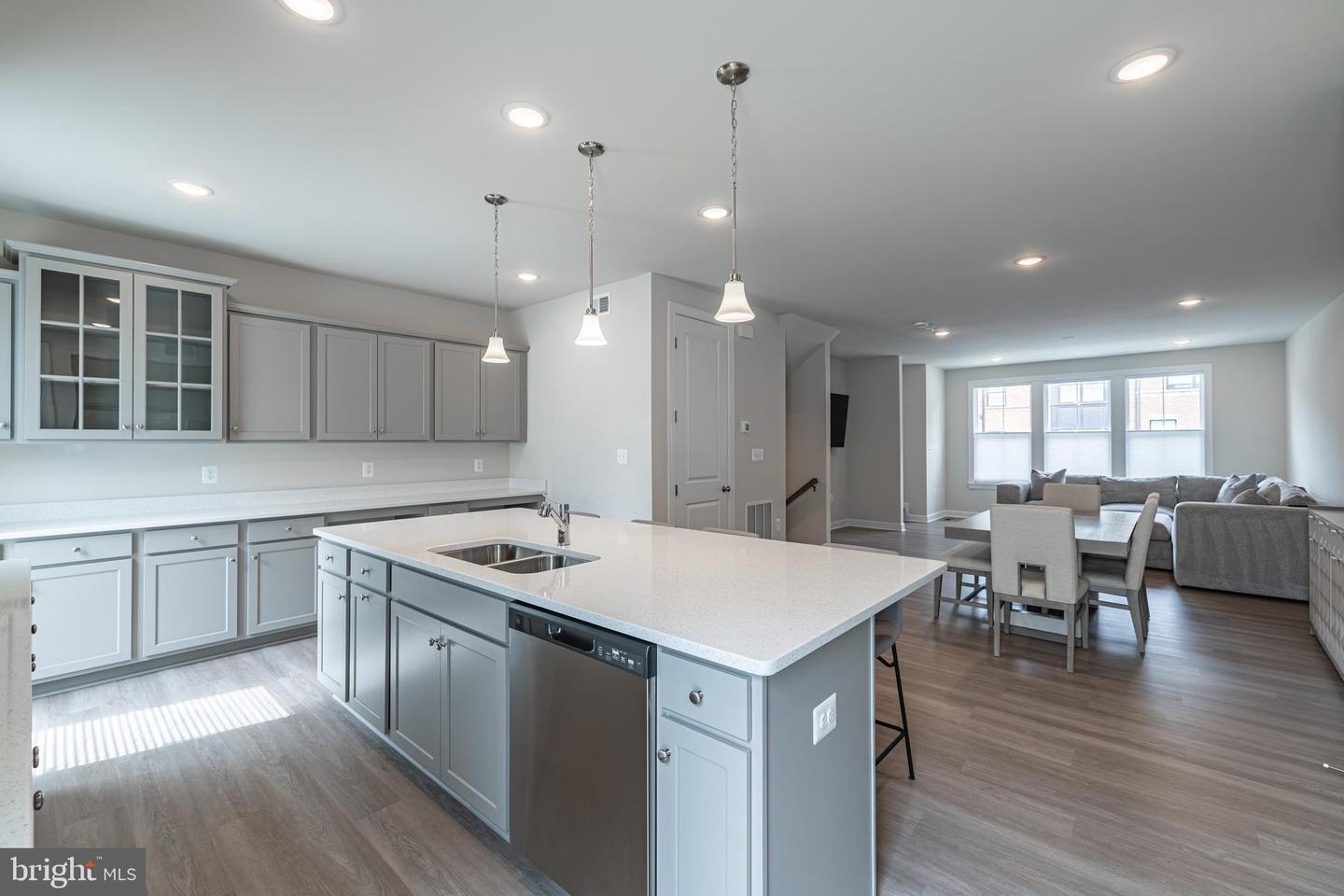 Alexandria, Virginia, 22306, United States, 3 Bedrooms Bedrooms, ,5 BathroomsBathrooms,Residential,For Sale,1913376