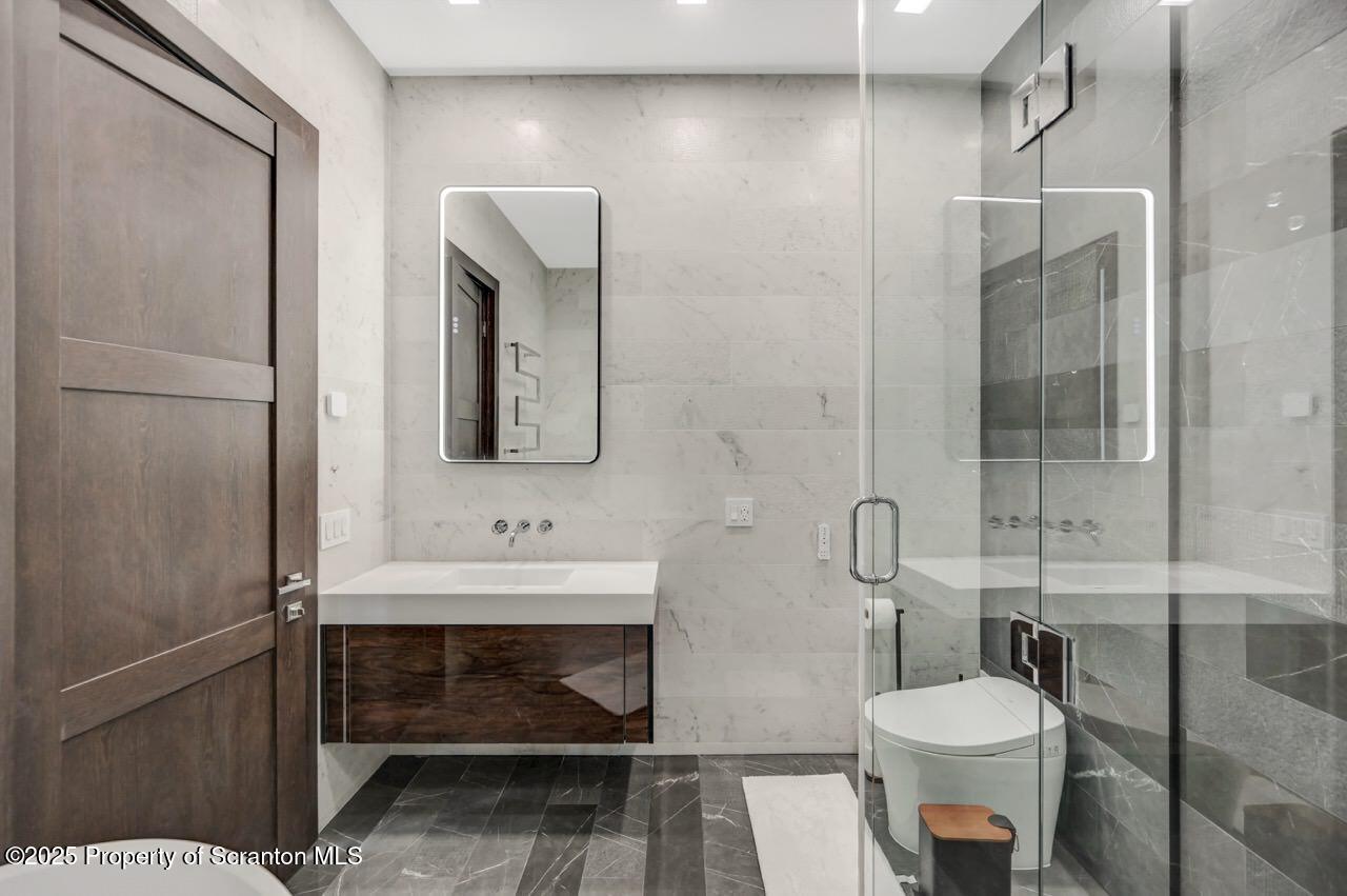 Bear Creek, Pennsylvania, 18602, United States, 4 Bedrooms Bedrooms, ,3 BathroomsBathrooms,Residential,For Sale,2002172