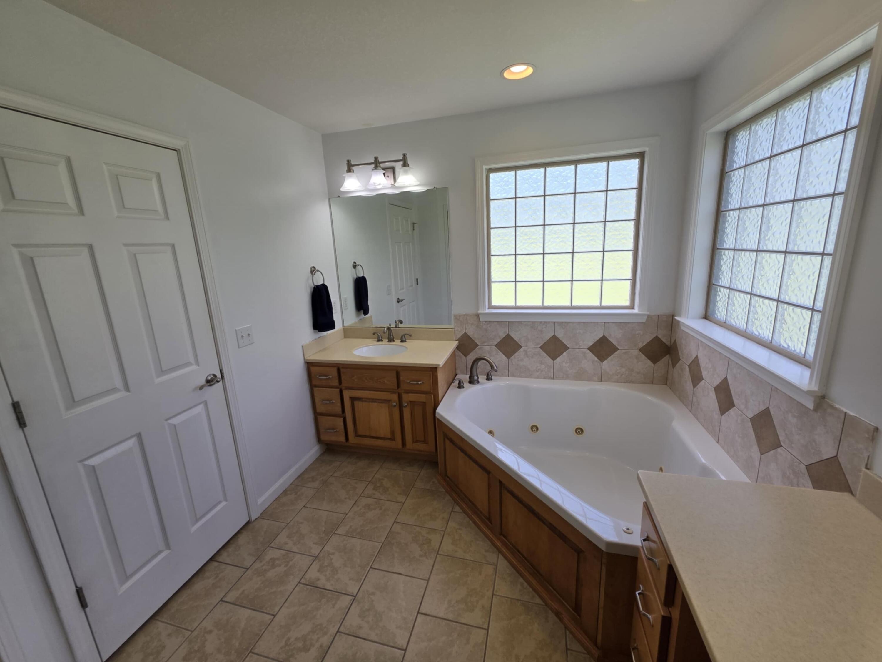 Spring City, Tennessee, 37381, United States, 4 Bedrooms Bedrooms, ,3 BathroomsBathrooms,Residential,For Sale,1927411