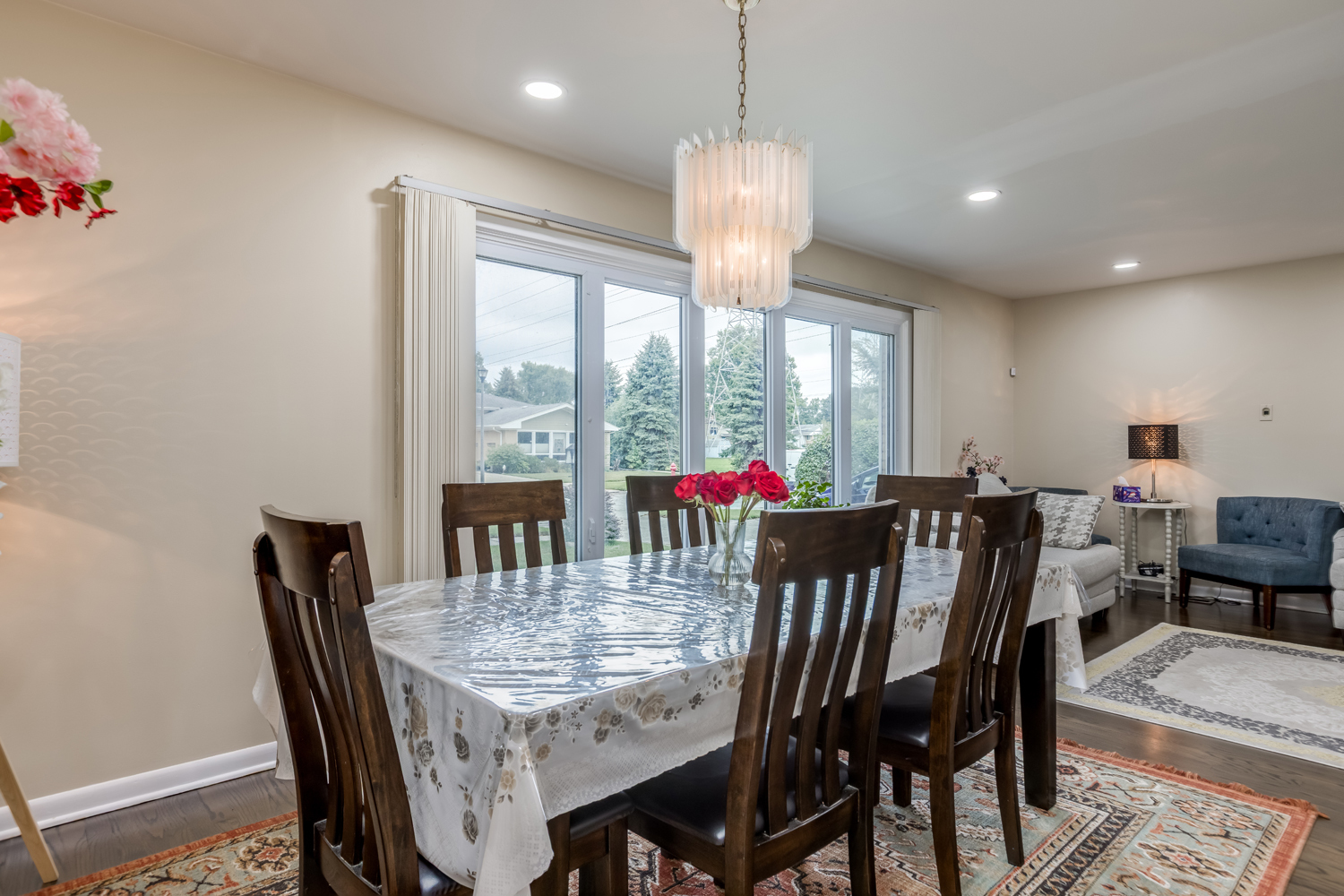 Morton Grove, Illinois, 60053, United States, 5 Bedrooms Bedrooms, ,3 BathroomsBathrooms,Residential,For Sale,1928760
