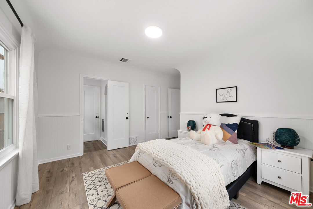 Beverly Hills, California, 90211, United States, 3 Bedrooms Bedrooms, ,2 BathroomsBathrooms,Residential,For Sale,1895625