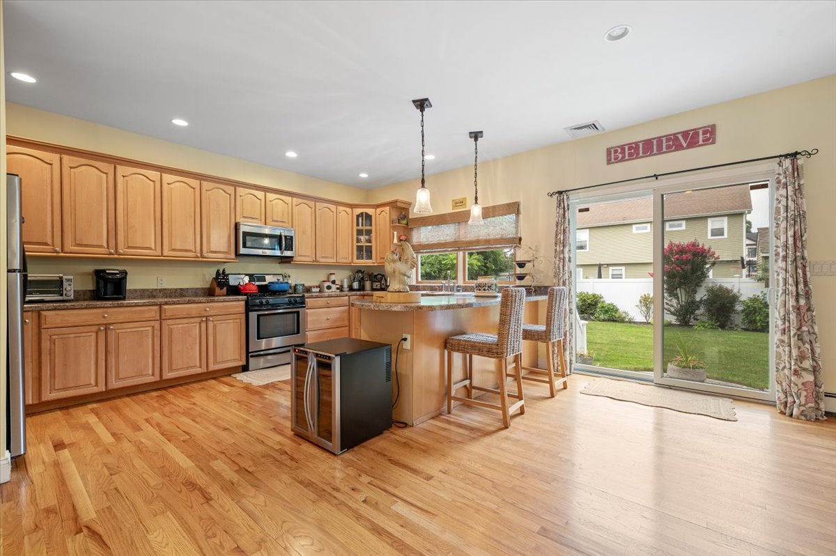 Bethpage, New York, 11714, United States, 4 Bedrooms Bedrooms, ,3 BathroomsBathrooms,Residential,For Sale,1905713