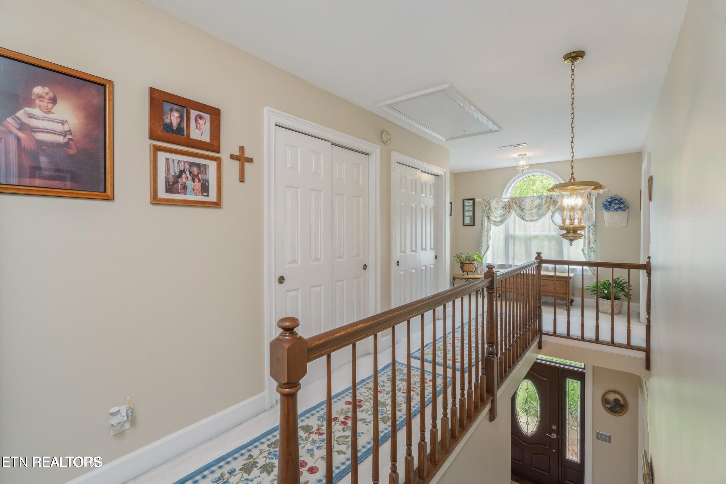 Kingston, Tennessee, 37763, United States, 3 Bedrooms Bedrooms, ,3 BathroomsBathrooms,Residential,For Sale,1897842