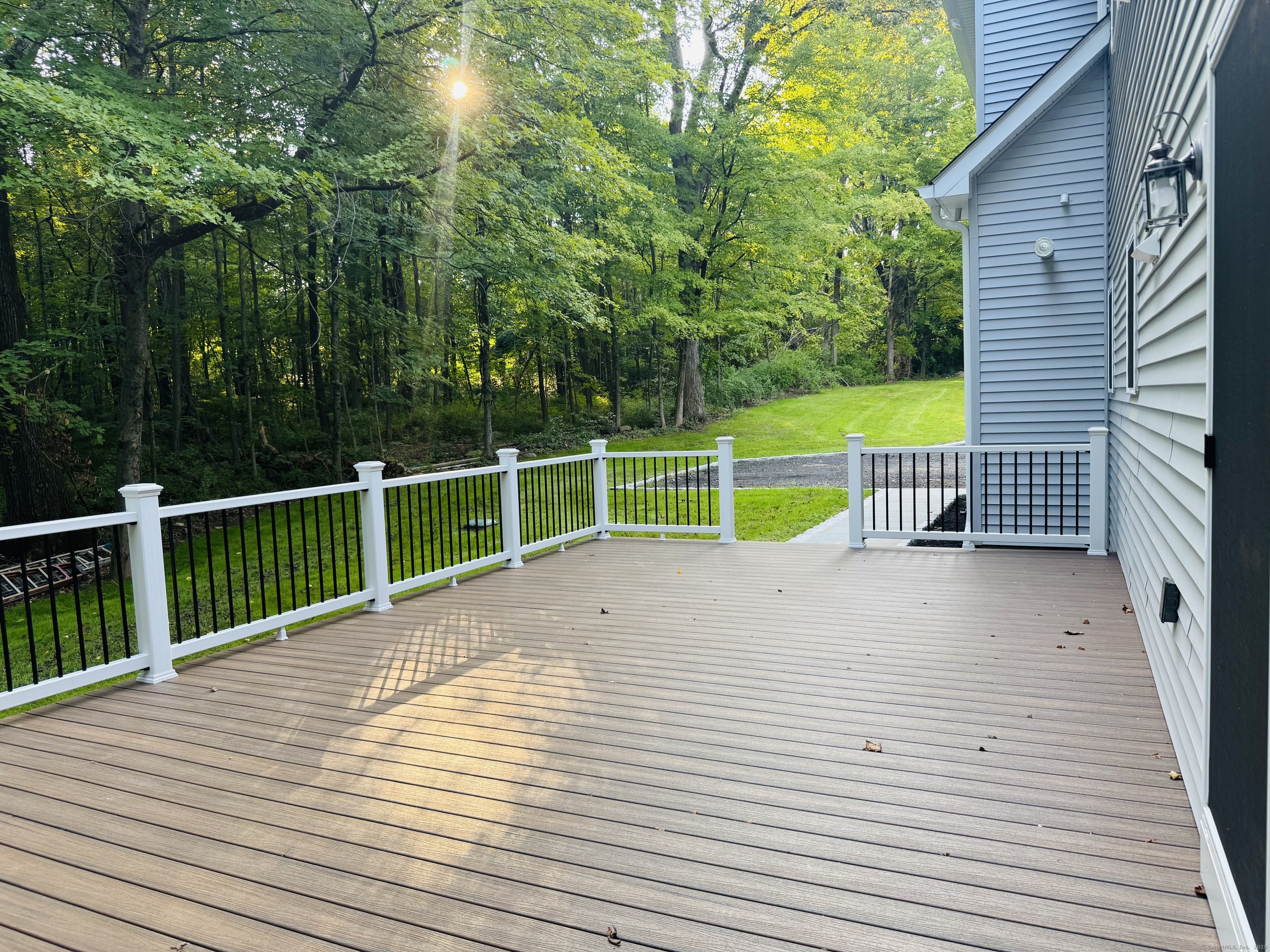 Newtown, Connecticut, 06482, United States, 4 Bedrooms Bedrooms, ,4 BathroomsBathrooms,Residential,For Sale,1917666