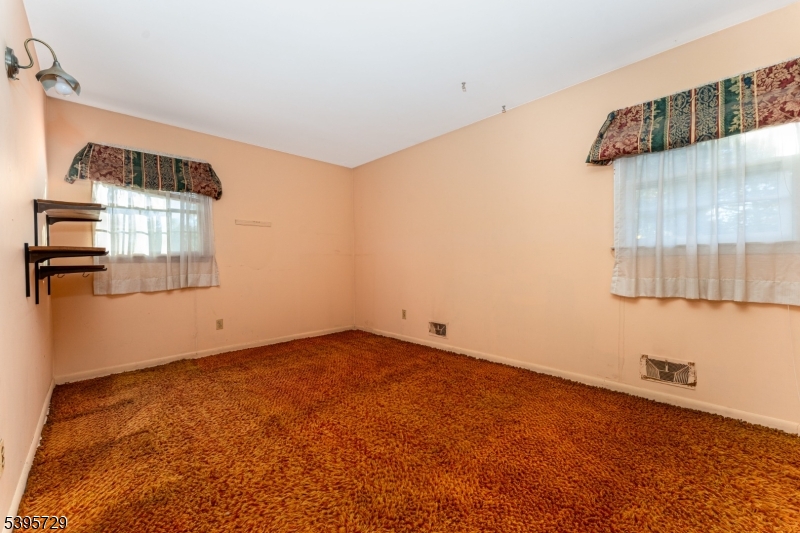 Readington Twp., New Jersey, 08822, United States, 4 Bedrooms Bedrooms, ,2 BathroomsBathrooms,Residential,For Sale,1989694