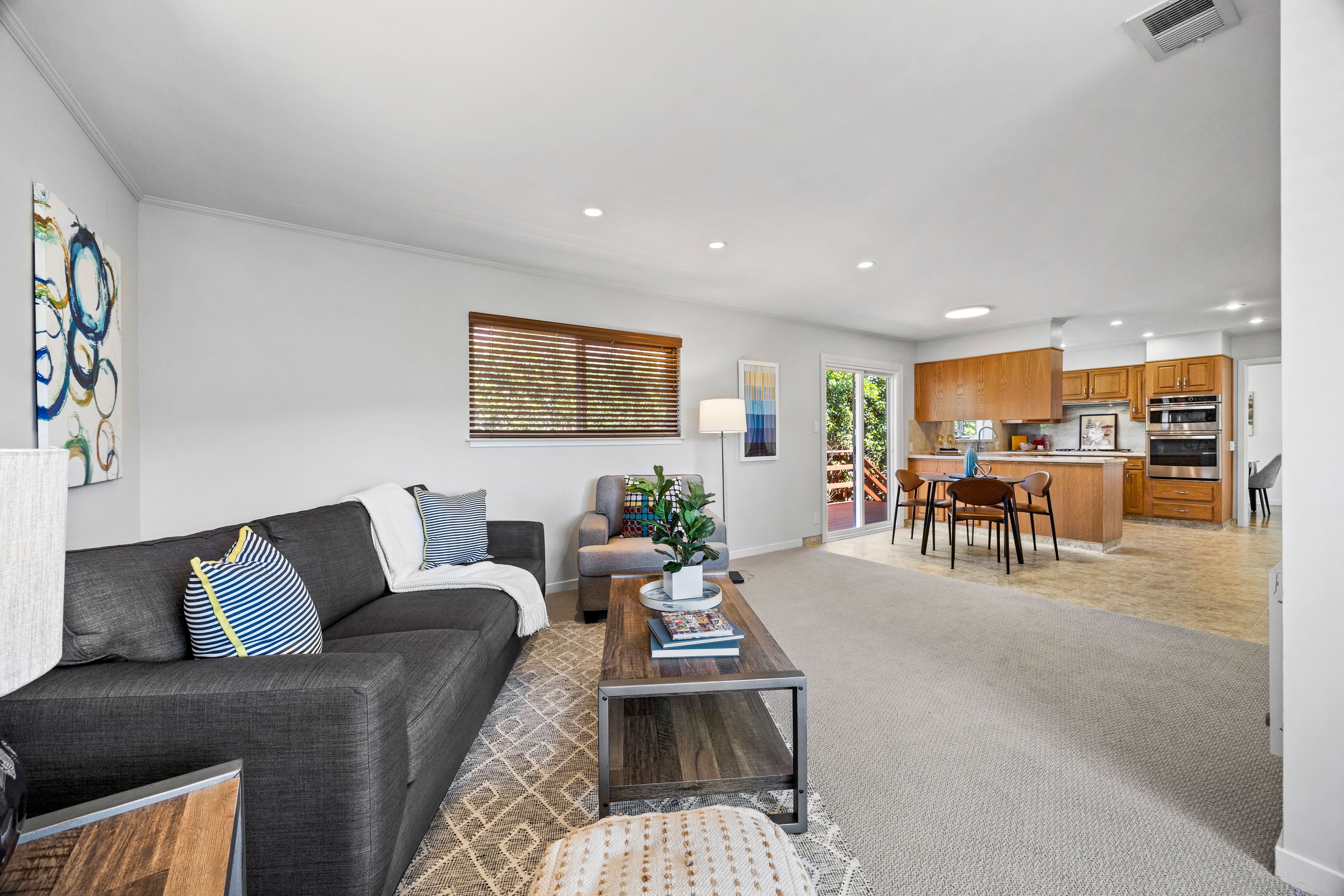  Single Story Rancher in Desirable San Mateo Village - 物件實景