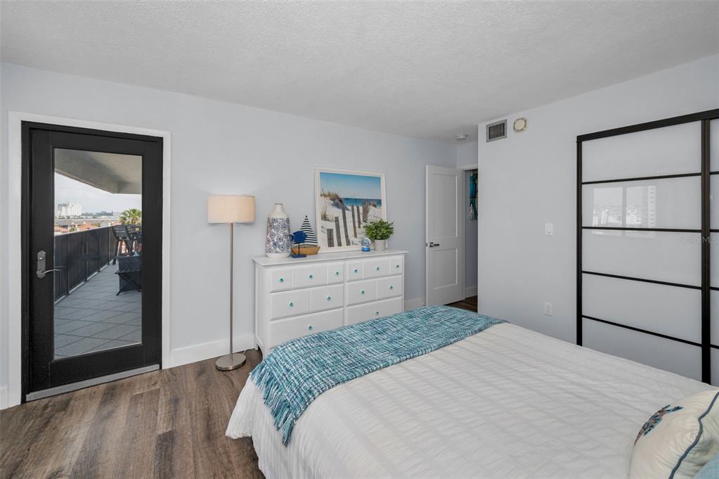 Clearwater Beach, Florida, 33767, United States, 2 Bedrooms Bedrooms, ,2 BathroomsBathrooms,Residential,For Sale,1786658
