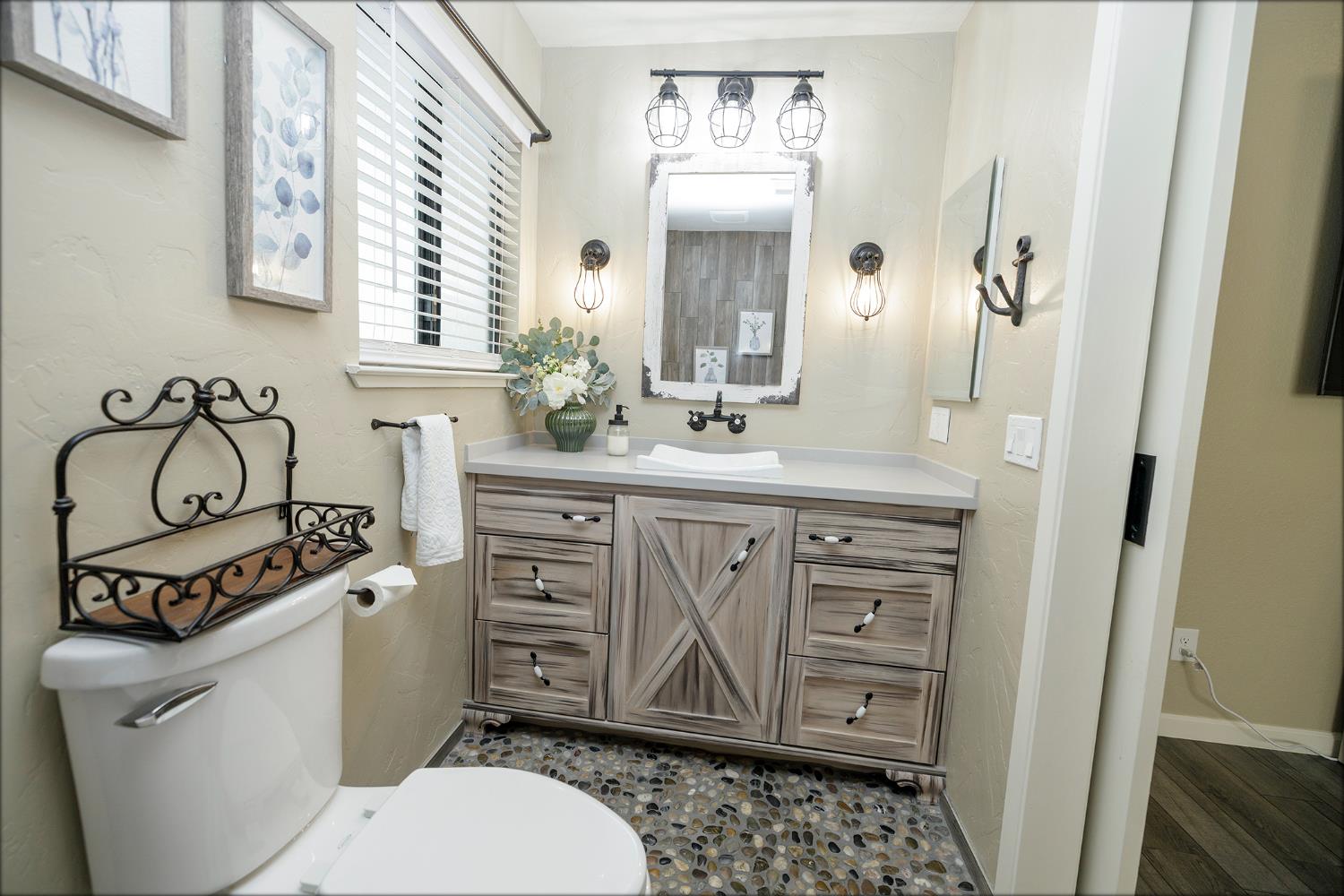 Modesto, California, 95356, United States, 2 Bedrooms Bedrooms, ,2 BathroomsBathrooms,Residential,For Sale,1892896