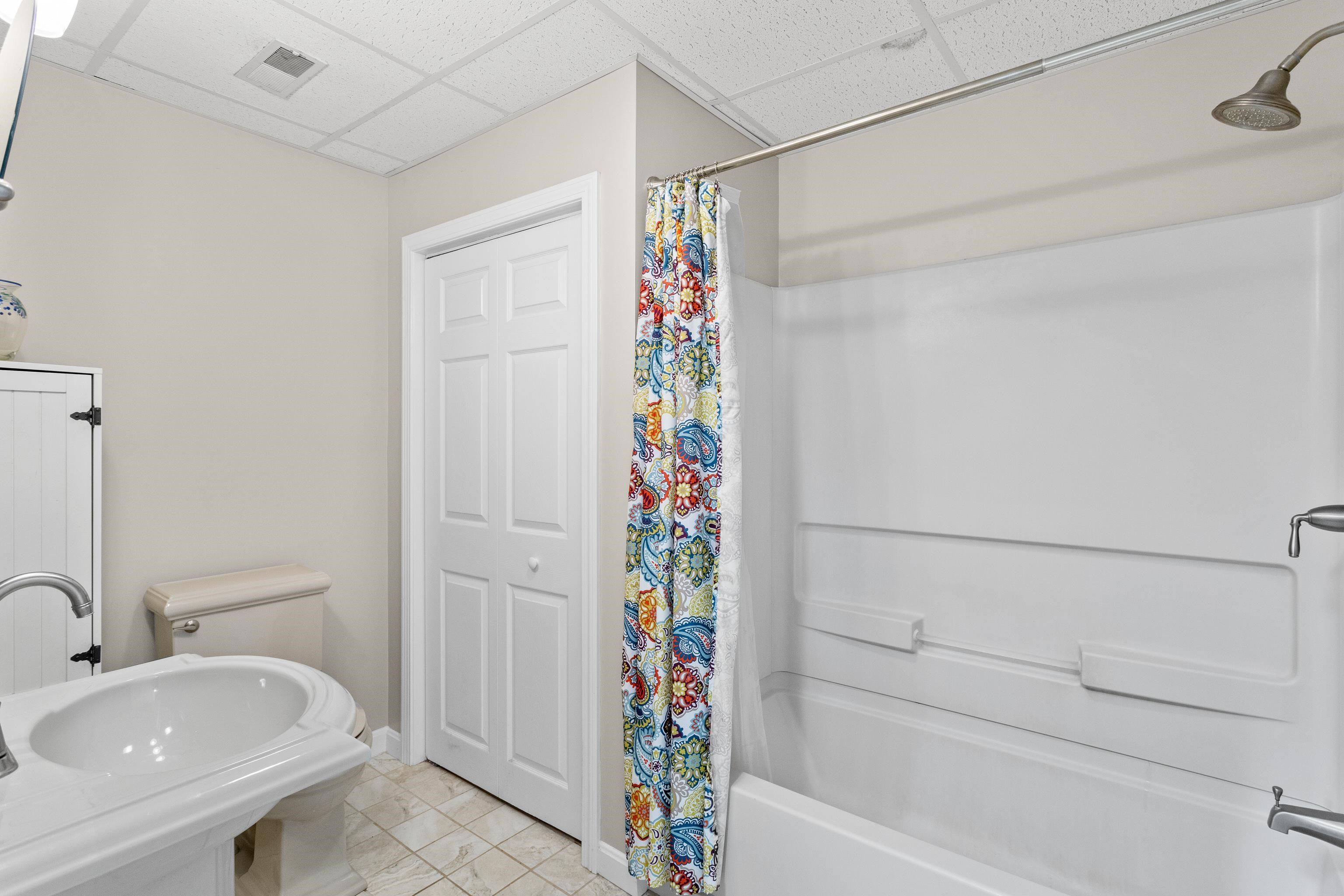Pelham, New Hampshire, 03076, United States, 4 Bedrooms Bedrooms, ,3 BathroomsBathrooms,Residential,For Sale,1937373