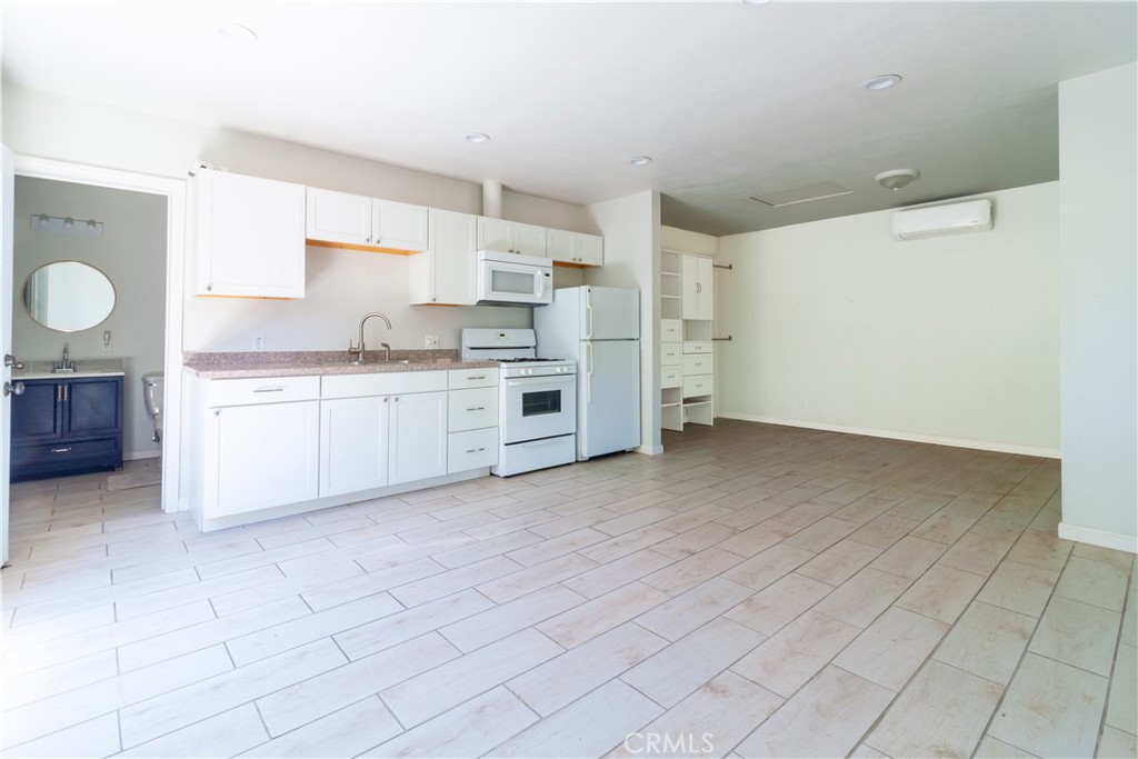 Lancaster, California, 93534, United States, ,Residential,For Sale,1904351