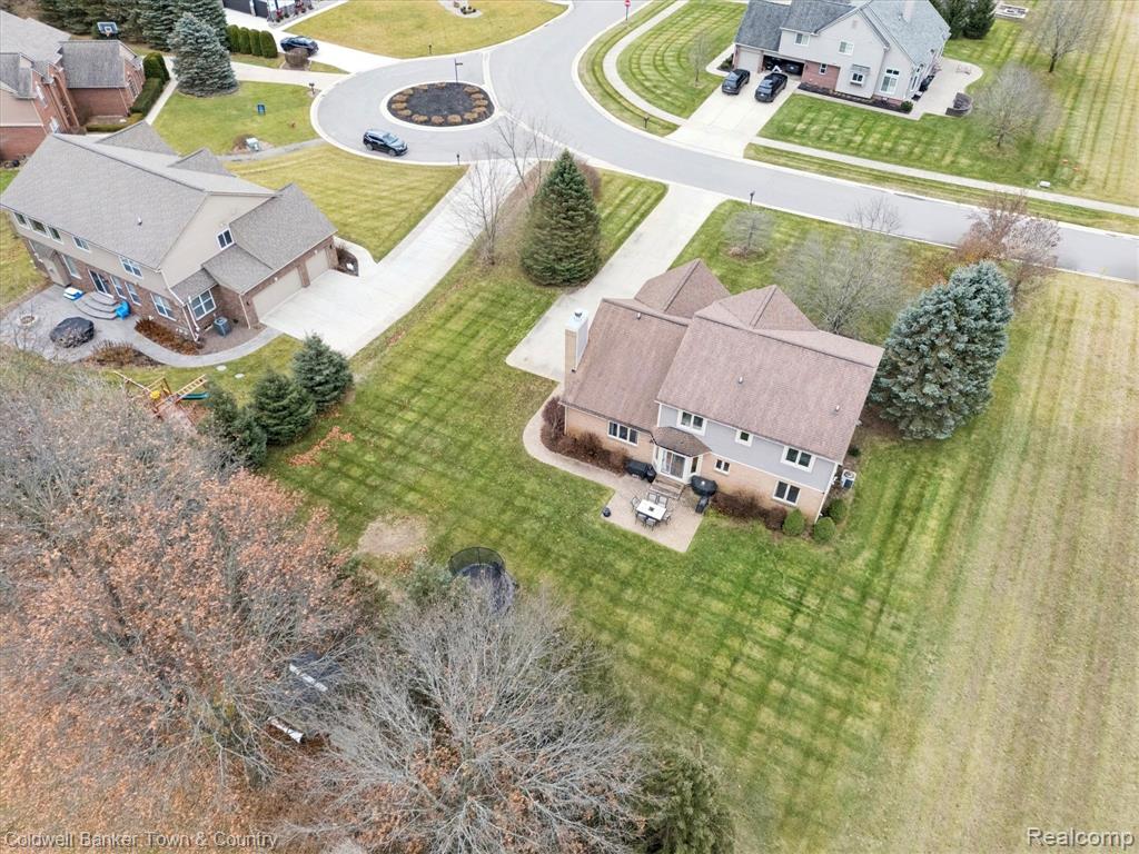 Highland, Michigan, 48357, United States, 4 Bedrooms Bedrooms, ,4 BathroomsBathrooms,Residential,For Sale,2003066