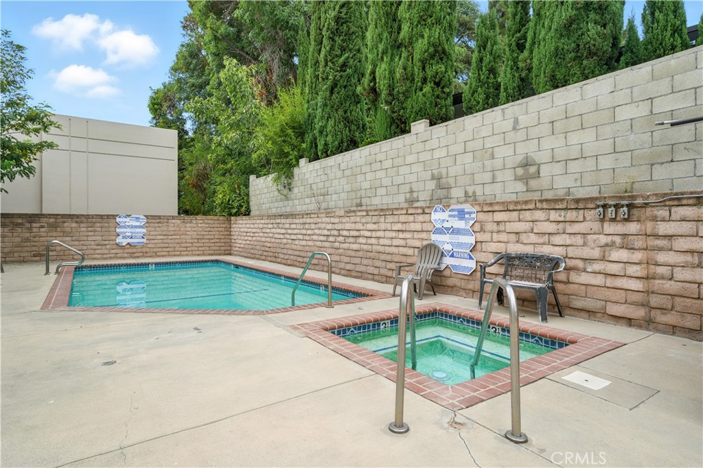 Van Nuys, California, 91405, United States, 3 Bedrooms Bedrooms, ,2 BathroomsBathrooms,Residential,For Sale,1979582