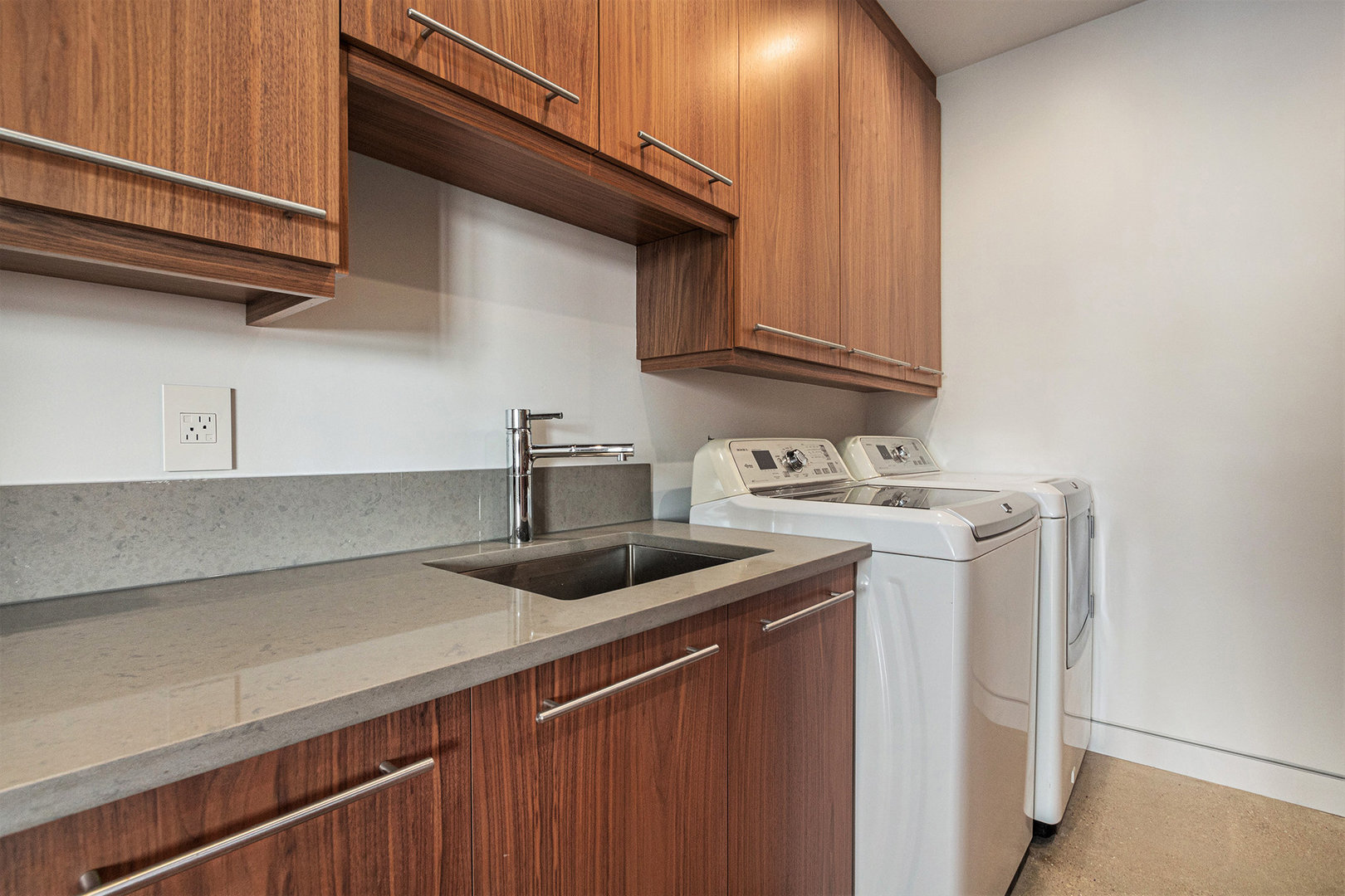 Dowagiac, Michigan, 49047, United States, 4 Bedrooms Bedrooms, ,5 BathroomsBathrooms,Residential,For Sale,1974252