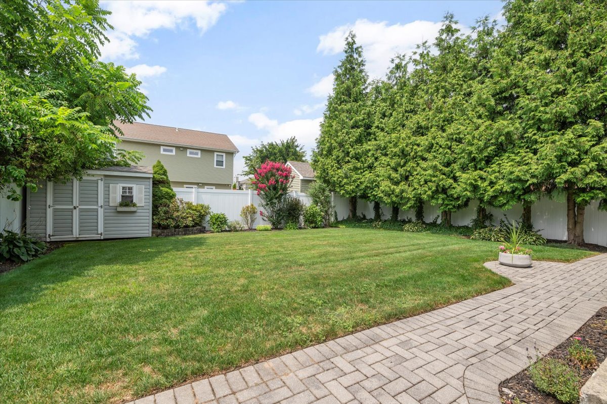 Bethpage, New York, 11714, United States, 4 Bedrooms Bedrooms, ,3 BathroomsBathrooms,Residential,For Sale,1905713