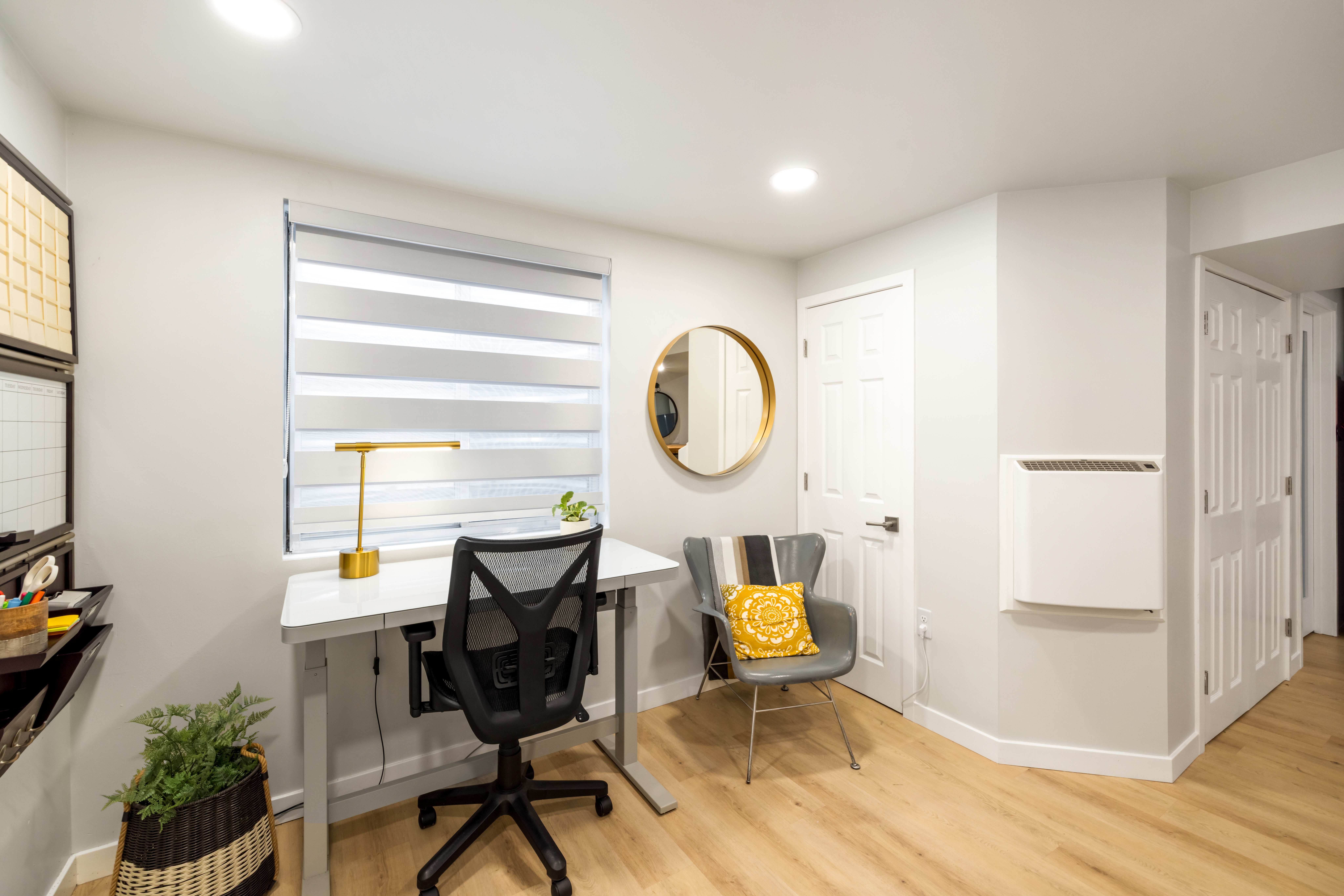  Thoughtfully maintained + beautifully updated, this Highlands Ranch home - 物件實景