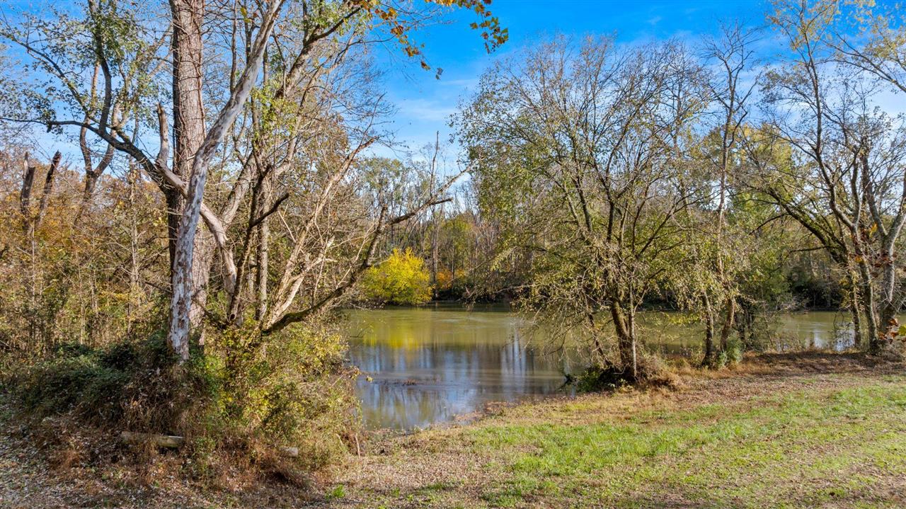 Glasgow, Kentucky, 42141, United States, 2 Bedrooms Bedrooms, ,1 BathroomBathrooms,Residential,For Sale,1989020