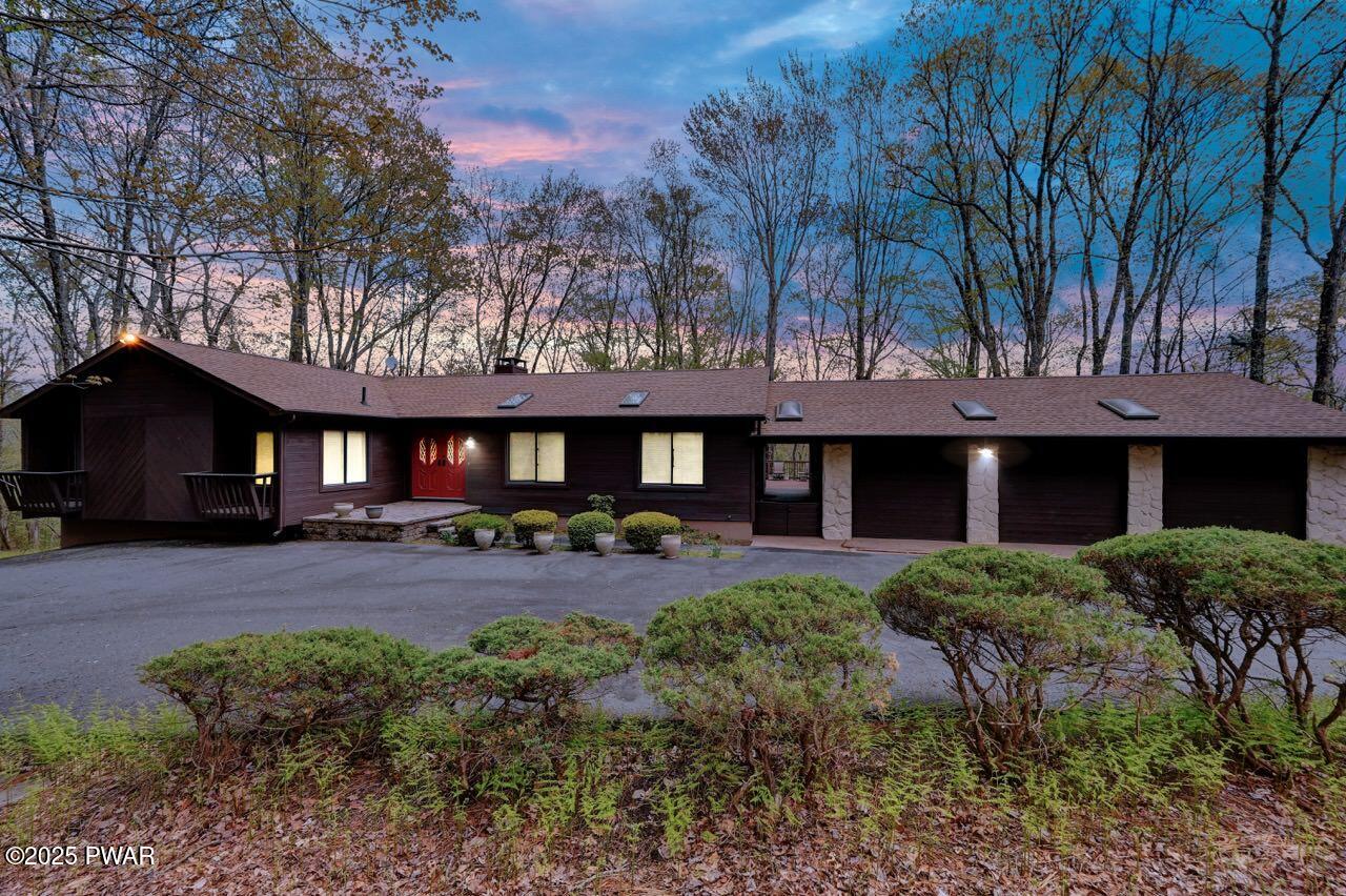 Lords Valley, Pennsylvania, 18428, United States, 5 Bedrooms Bedrooms, ,3 BathroomsBathrooms,Residential,For Sale,1977416