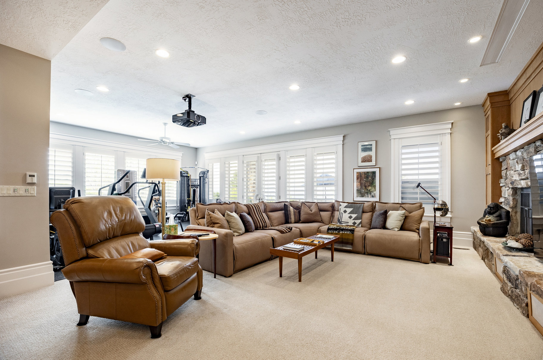  Timeless East Bench Craftsman Estate with Gated Entry, Expansive Light and Views - 物件實景