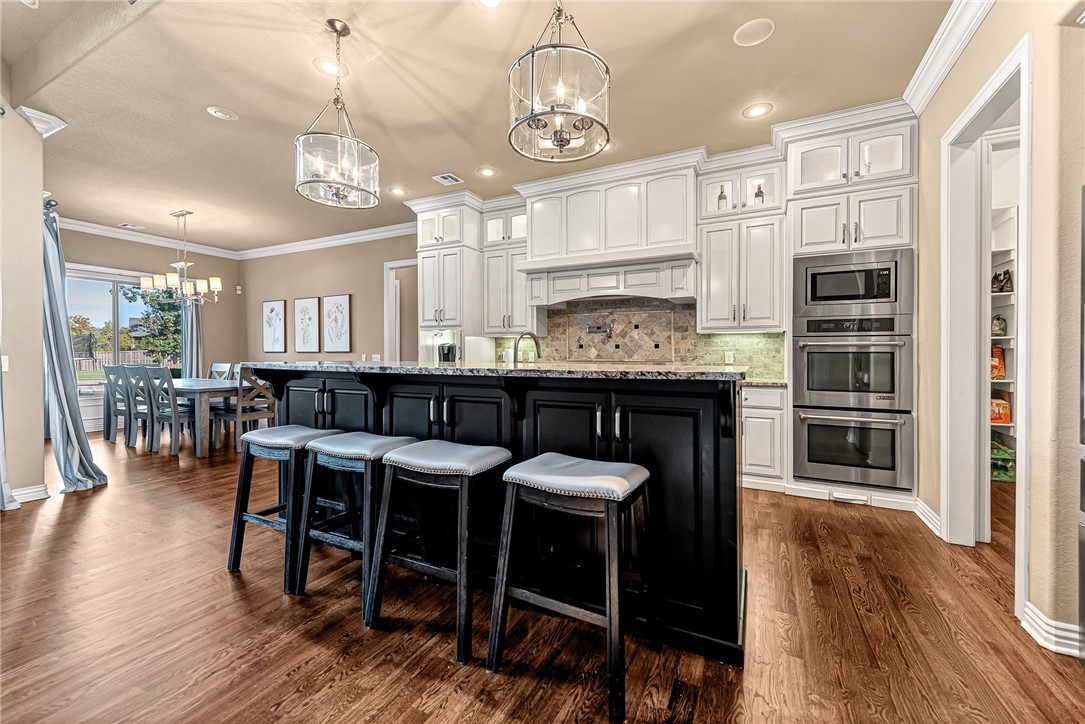 Centerton, Arkansas, 72719, United States, 5 Bedrooms Bedrooms, ,5 BathroomsBathrooms,Residential,For Sale,1992149