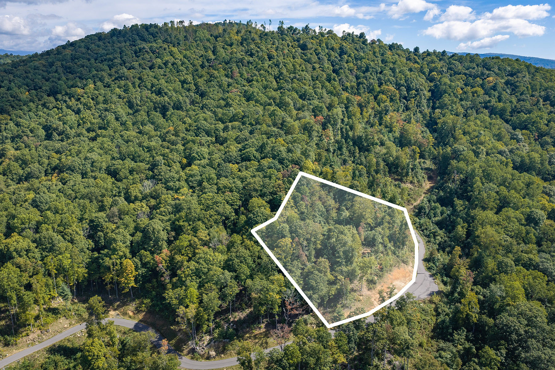 SPRUCE PINE - SUMMIT VIEW - 物件實景