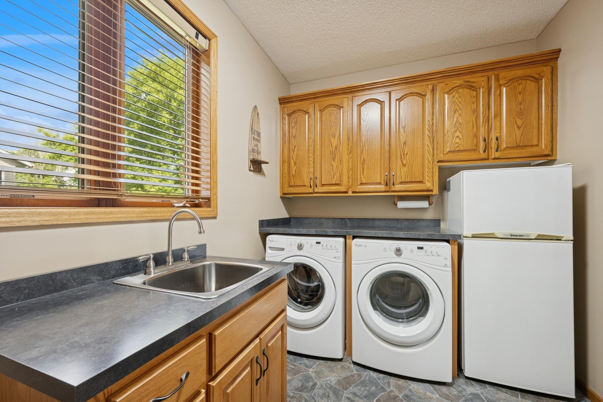 Lakeville, Minnesota, 55044, United States, 5 Bedrooms Bedrooms, ,4 BathroomsBathrooms,Residential,For Sale,1901941