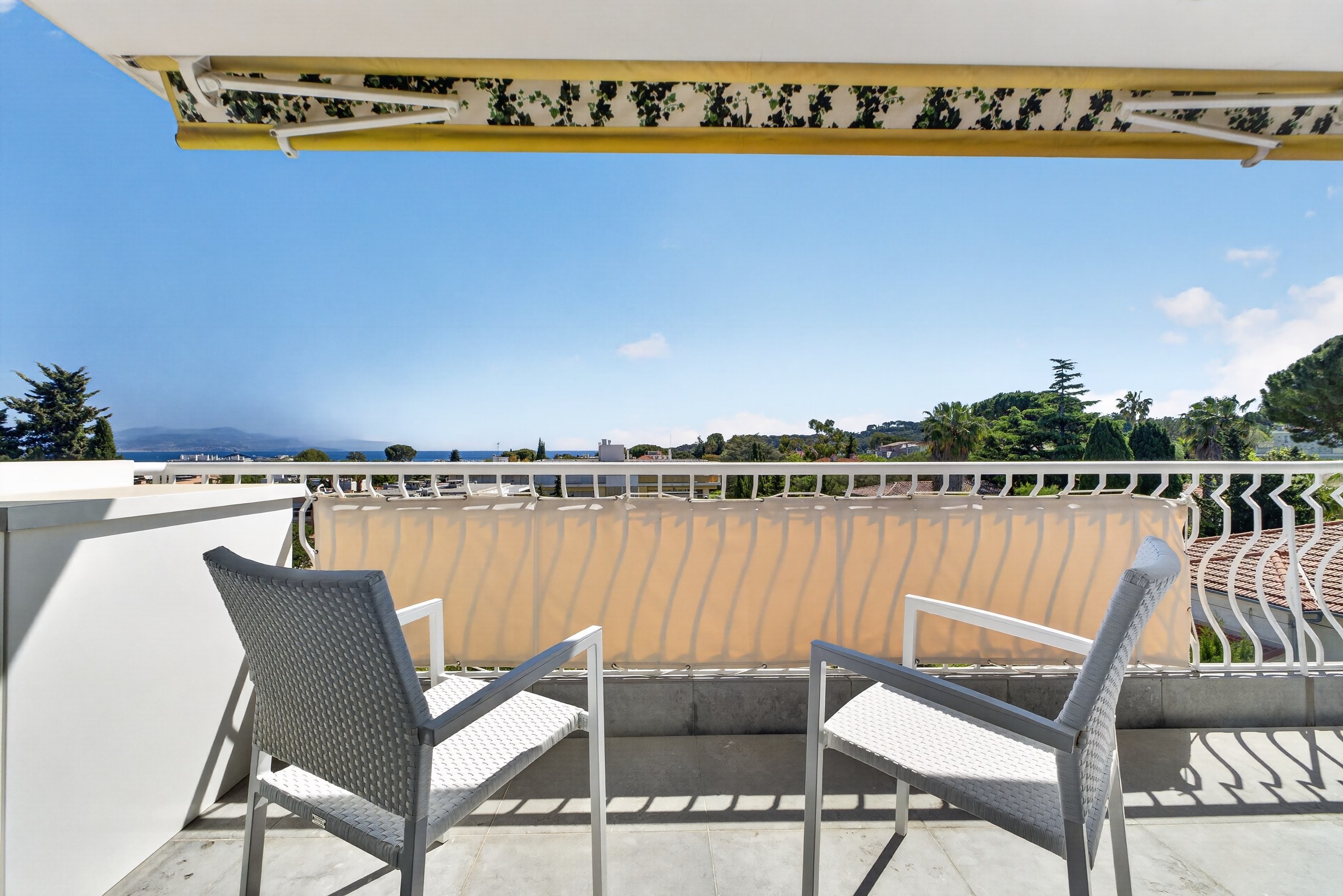  Top floor apartment with sea views and terraces in Cap d’Antibes - 物件實景