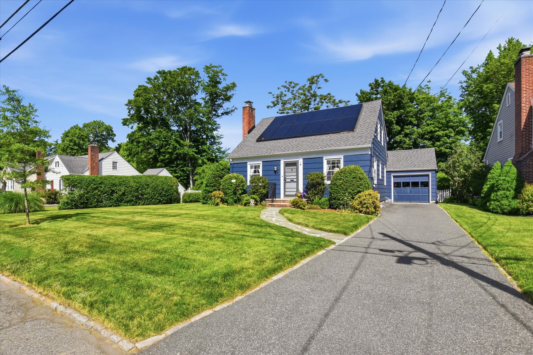  ?Shadylawn? Neighborhood Cape Cod Home With a Flowing Floorplan - 物件實景