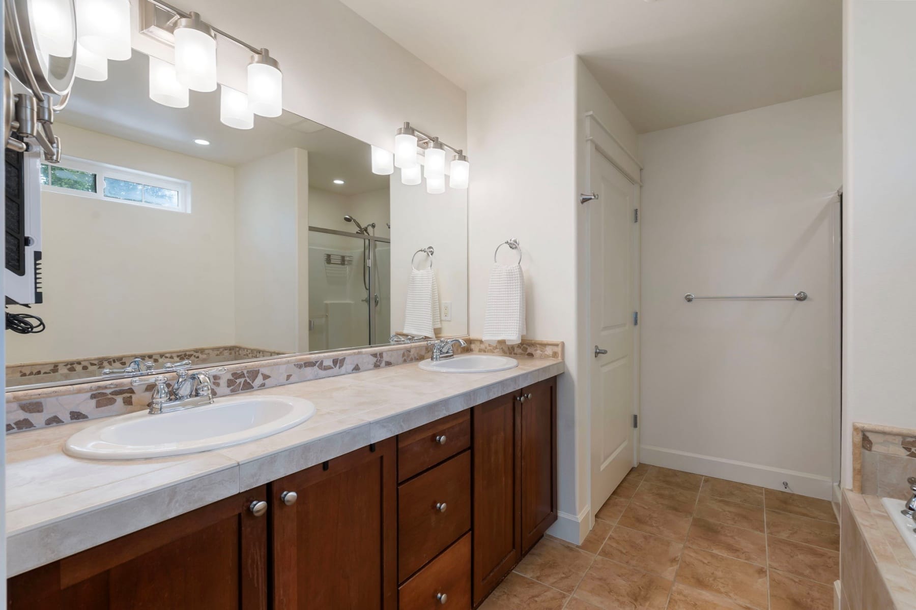  19329 SE 14TH WAY Camas, WA 98607 - 物件實景