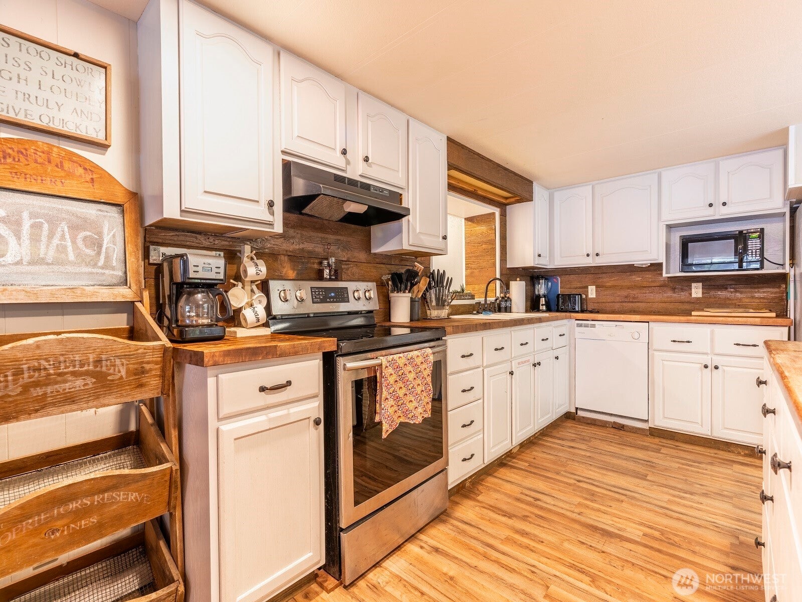 Leavenworth, Washington, 98826, United States, 2 Bedrooms Bedrooms, ,1 BathroomBathrooms,Residential,For Sale,1785099