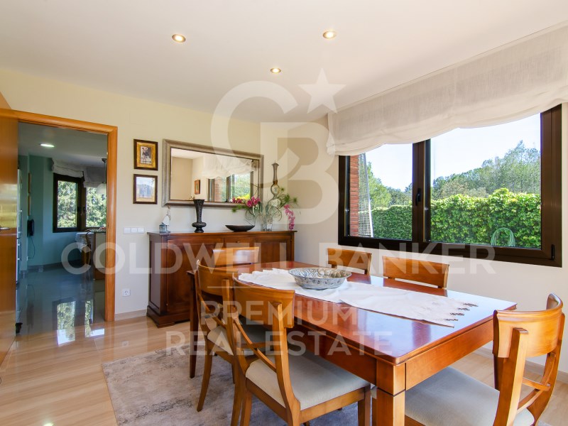 Cerdanyola del Vallès, Catalonia, ES, 5 Bedrooms Bedrooms, ,3 BathroomsBathrooms,Residential,For Sale,1610457