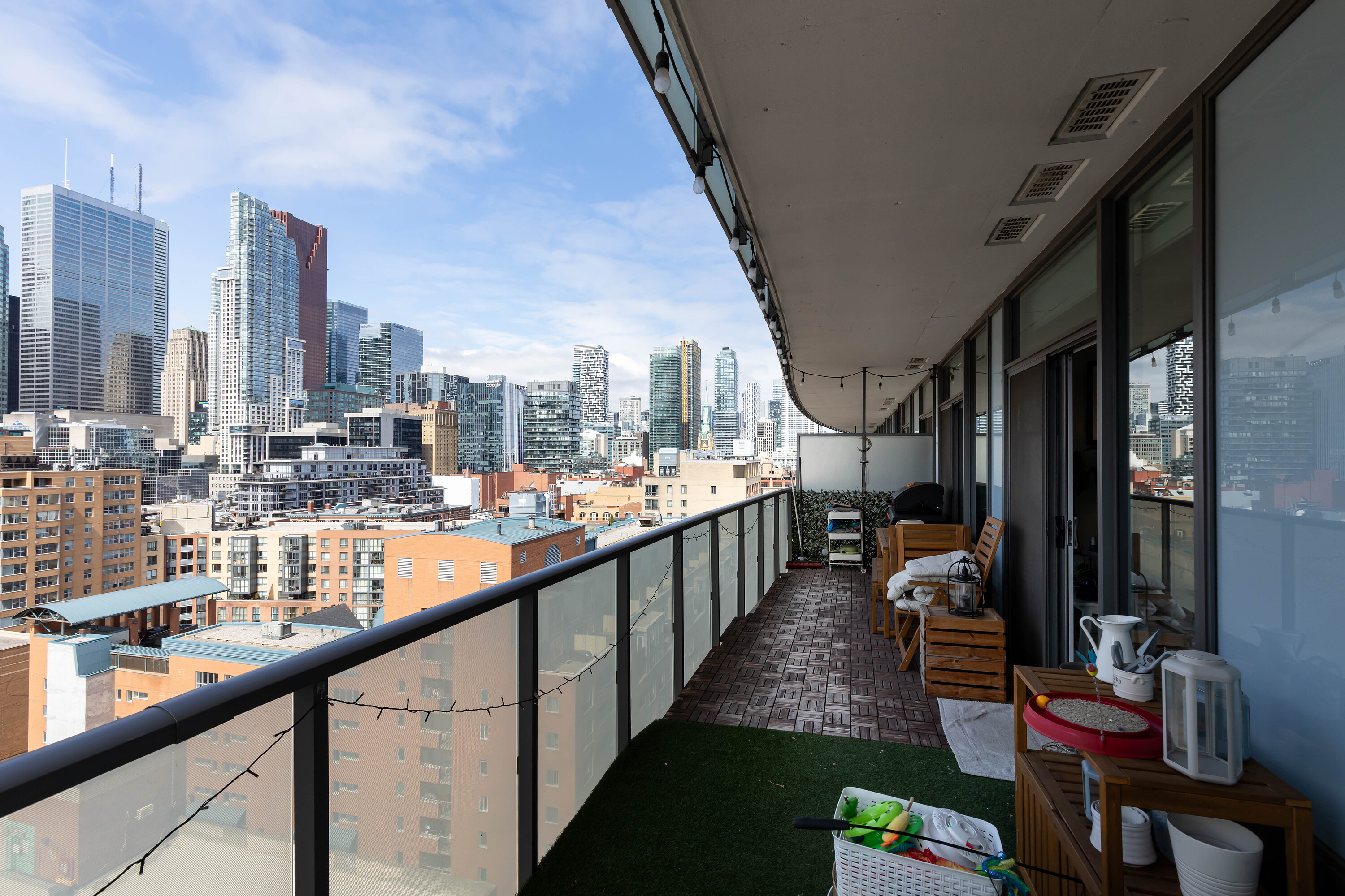  Modern Condo Living - 物件實景