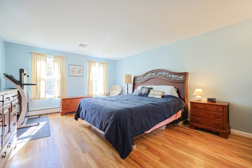 Medway, Massachusetts, 02053, United States, 4 Bedrooms Bedrooms, ,3 BathroomsBathrooms,Residential,For Sale,1991004