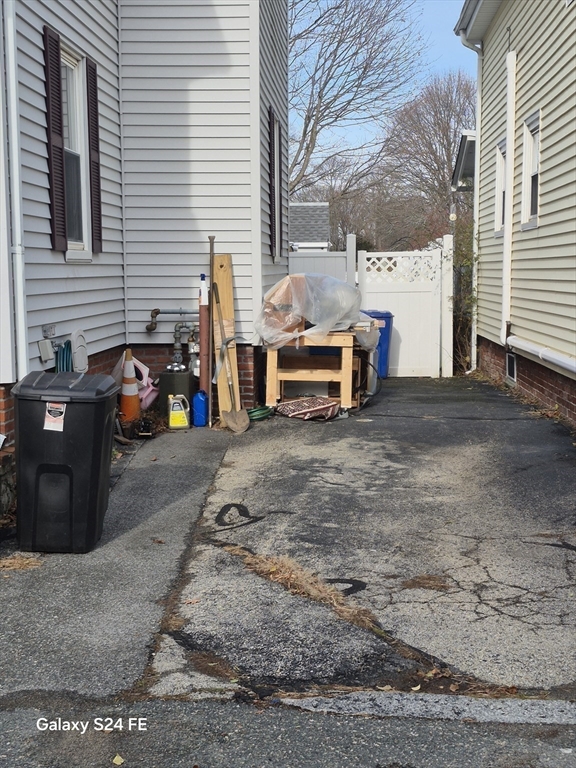 Gloucester, Massachusetts, 01930, United States, 3 Bedrooms Bedrooms, ,1 BathroomBathrooms,Residential,For Sale,2003205