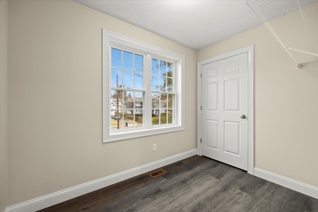Brockton, Massachusetts, 02301, United States, 4 Bedrooms Bedrooms, ,3 BathroomsBathrooms,Residential,For Sale,1846360