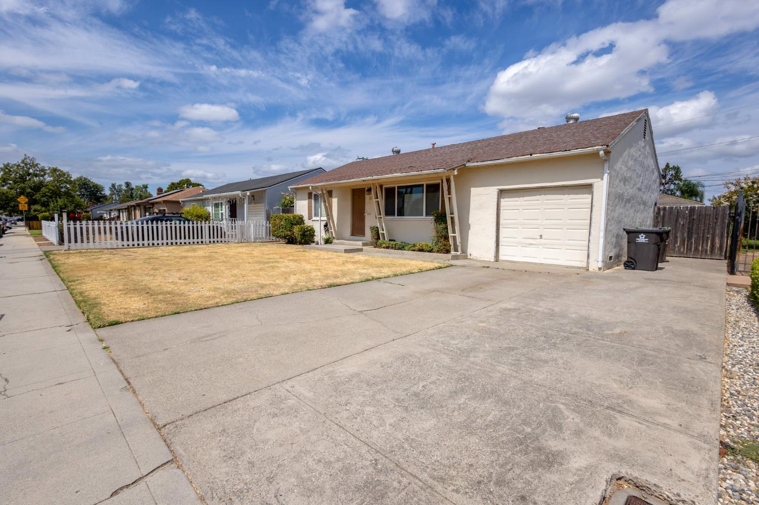 Gibson St, Stockton, CA 95204 #1