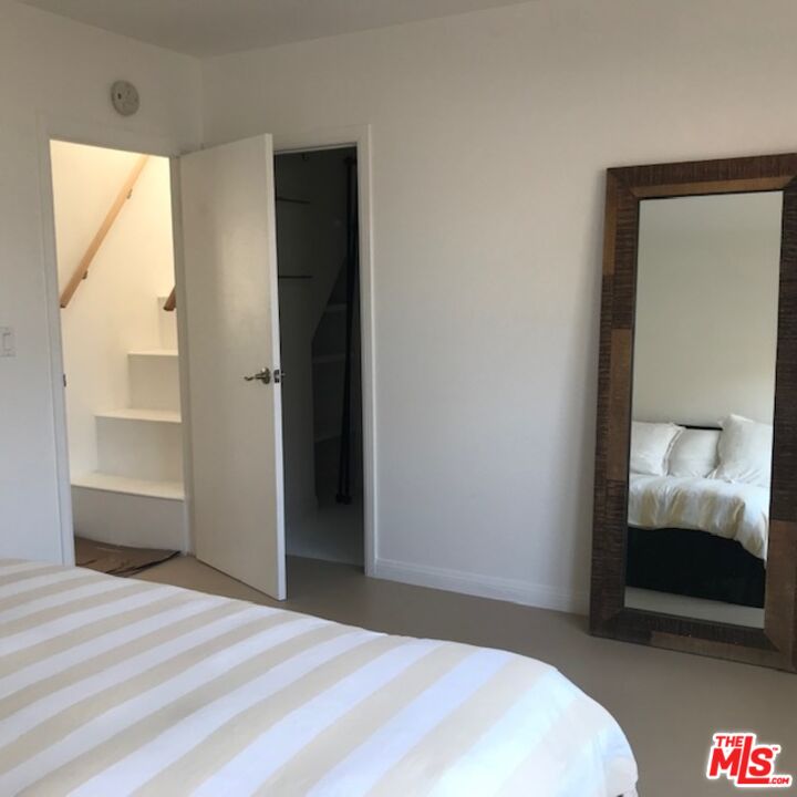 Venice, California, 90291, United States, 2 Bedrooms Bedrooms, ,2 BathroomsBathrooms,Residential,For Sale,1993237